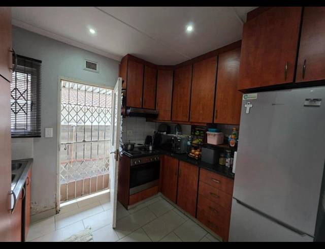 2 BEDROOM HOUSE FOR SALE IN REDCLIFFE